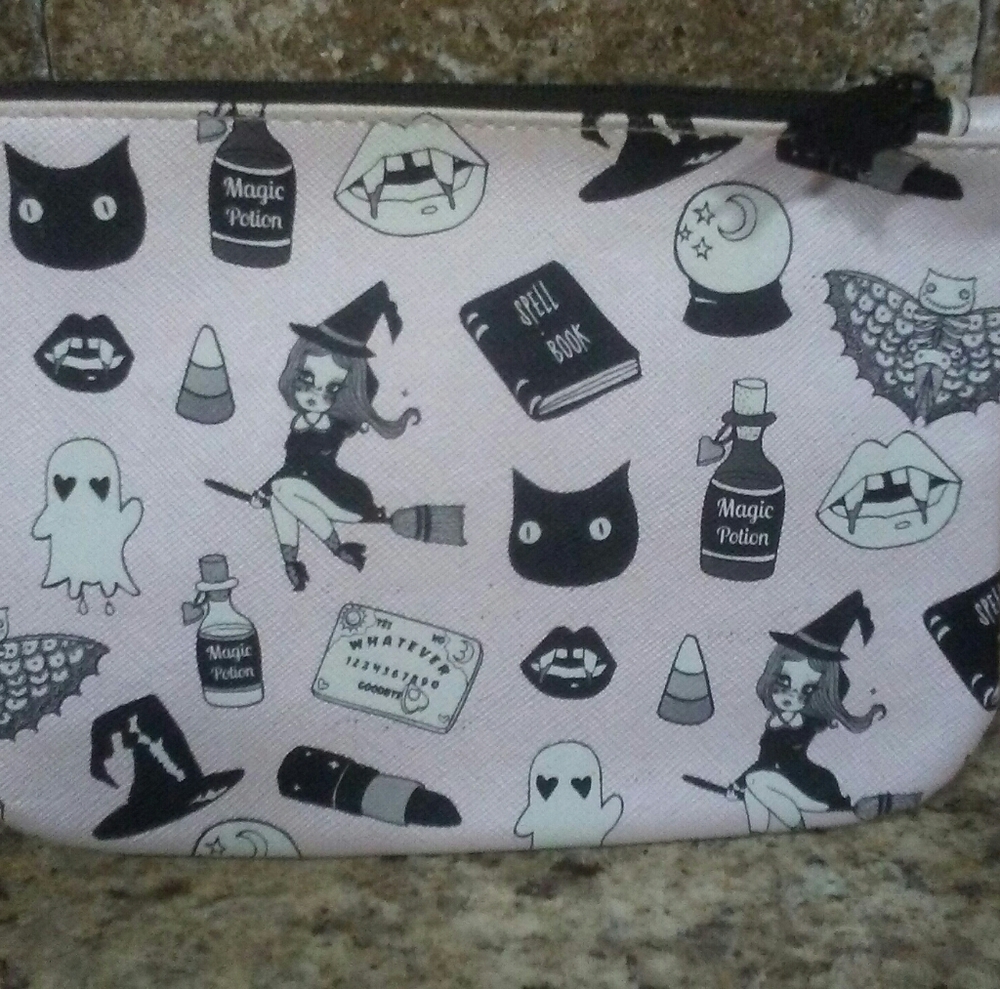 Ipsy x Valhe Make-up Bag